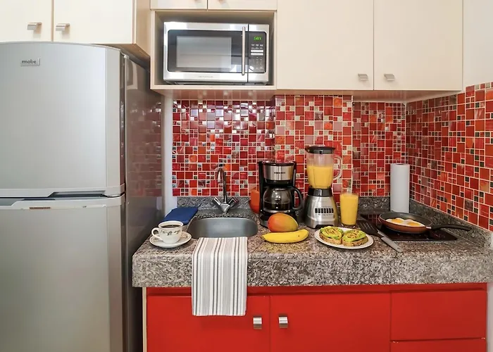 Quiet Evenings, 1br 2br Suites, Pool, Kitchen Wifi Ac, & 5th Ave 10 Min, Supermarket 15 Min Apartment