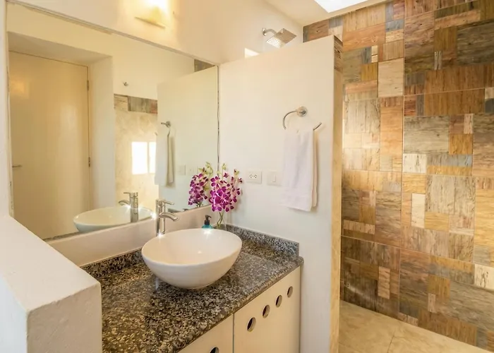 Apartment Quiet Evenings, 1br 2br Suites, Pool, Kitchen Wifi Ac, & 5th Ave 10 Min, Supermarket 15 Min Playa del Carmen
