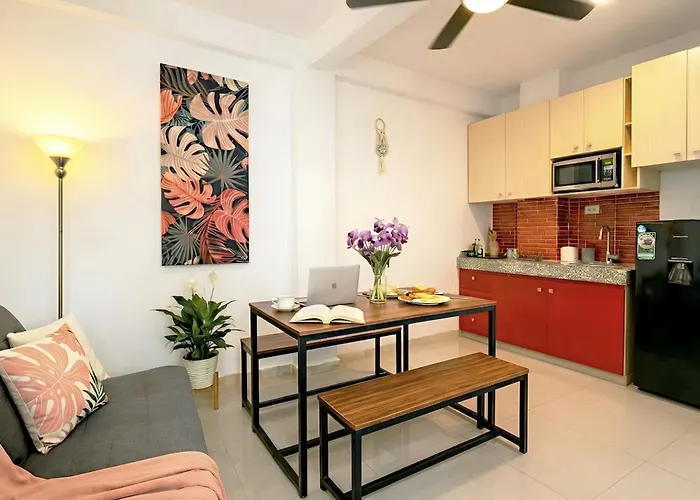 Quiet Evenings, 1br 2br Suites, Pool, Kitchen Wifi Ac, & 5th Ave 10 Min, Supermarket 15 Min
