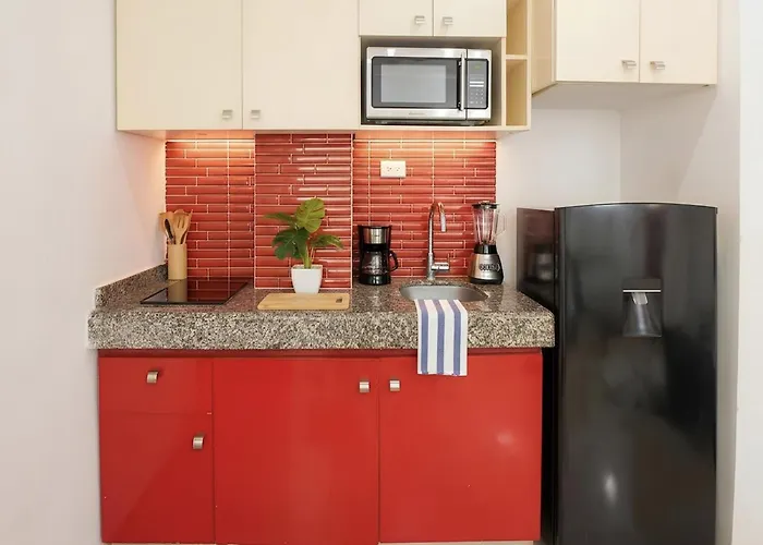 Quiet Evenings, 1br 2br Suites, Pool, Kitchen Wifi Ac, & 5th Ave 10 Min, Supermarket 15 Min Apartment *