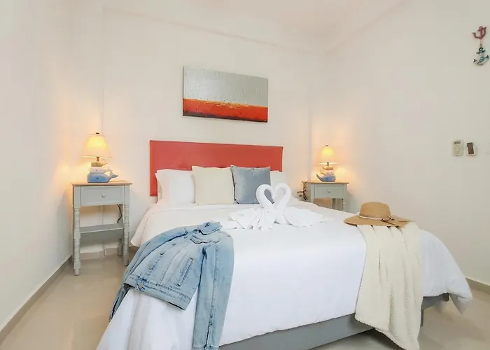 Quiet Evenings, 1br 2br Suites, Pool, Kitchen Wifi Ac, & 5th Ave 10 Min, Supermarket 15 Min Apartment